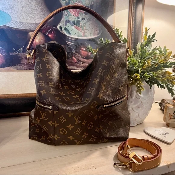 Louis Vuitton Melie Monogram Canvas Hobo Tote / Shoulder Bag - Picture 4 of 16